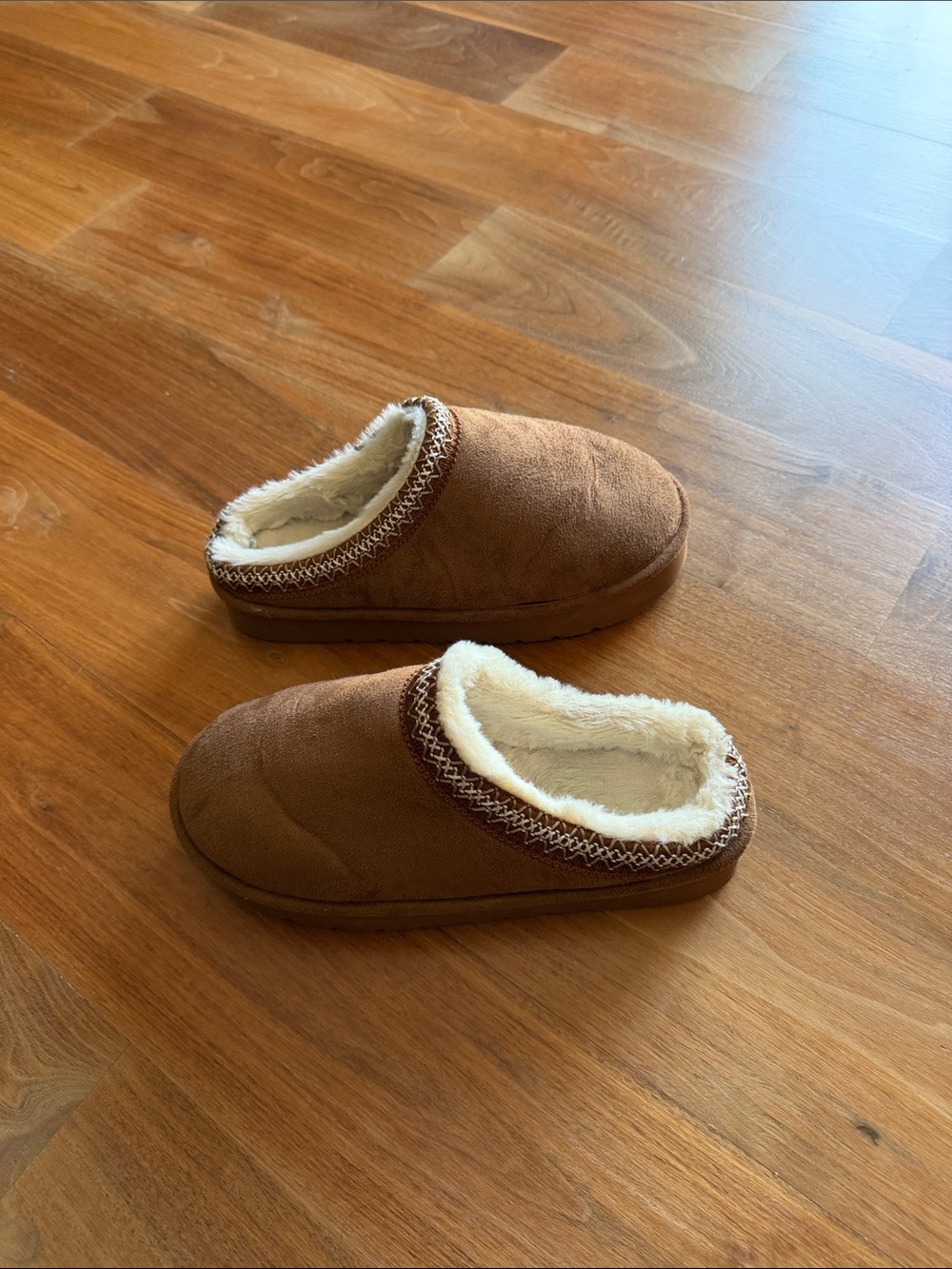 Women’s Casual Brown Cozy Slip-On Slippers